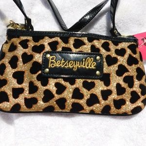 Betseyville Heart Flocked Gold Crossbody purse NWT